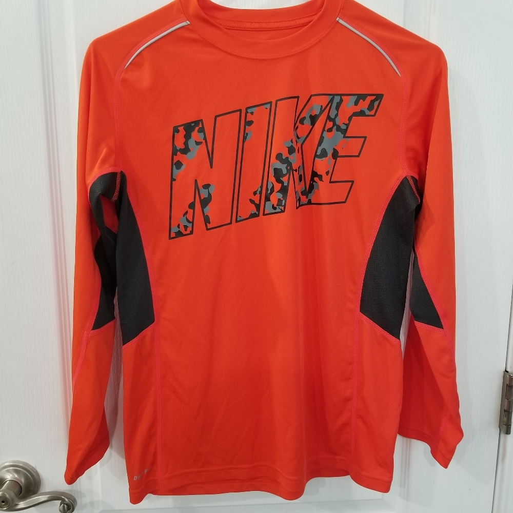 Nike long sleeve shirt
